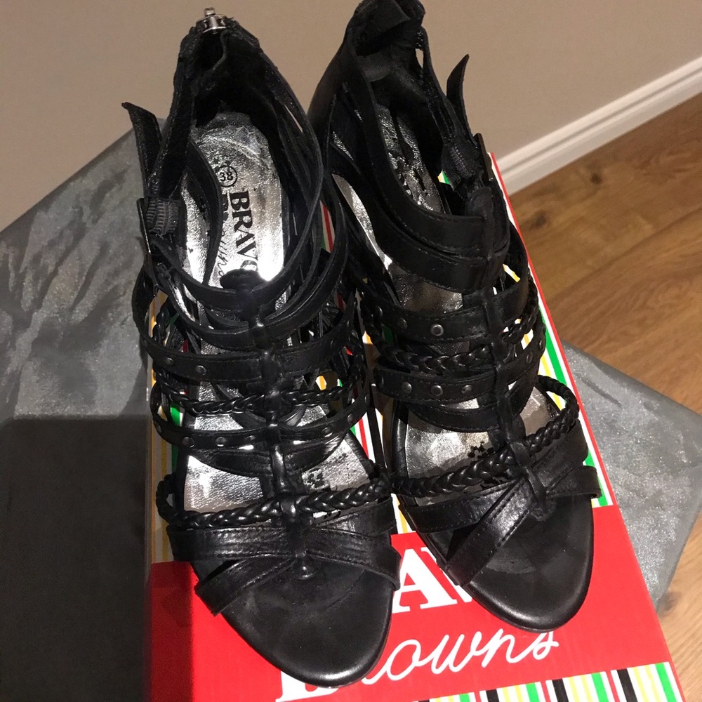 Bravo Browns Black Sandals Size 8